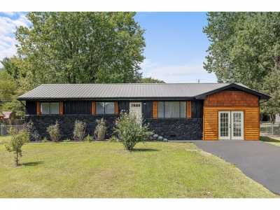 Home For Sale in Jasper, Tennessee