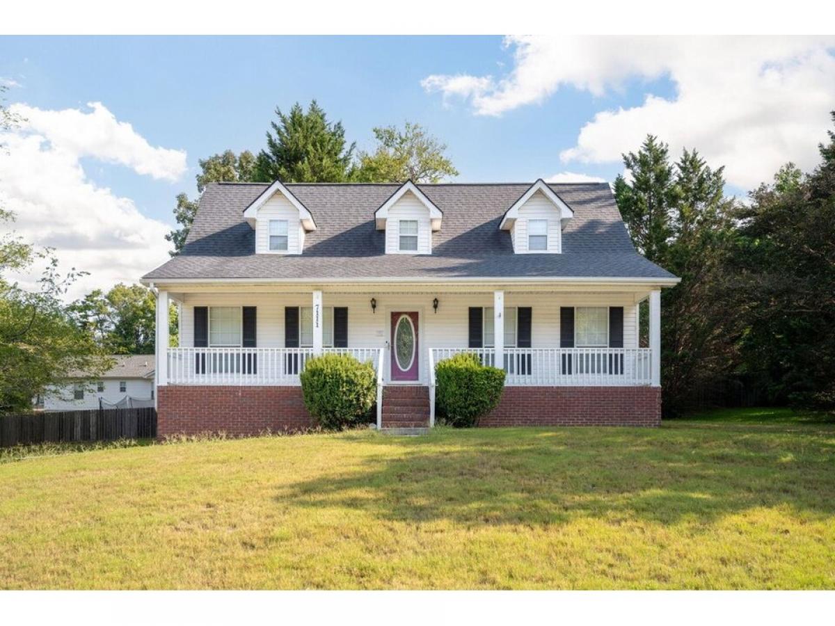 Picture of Home For Sale in Harrison, Tennessee, United States