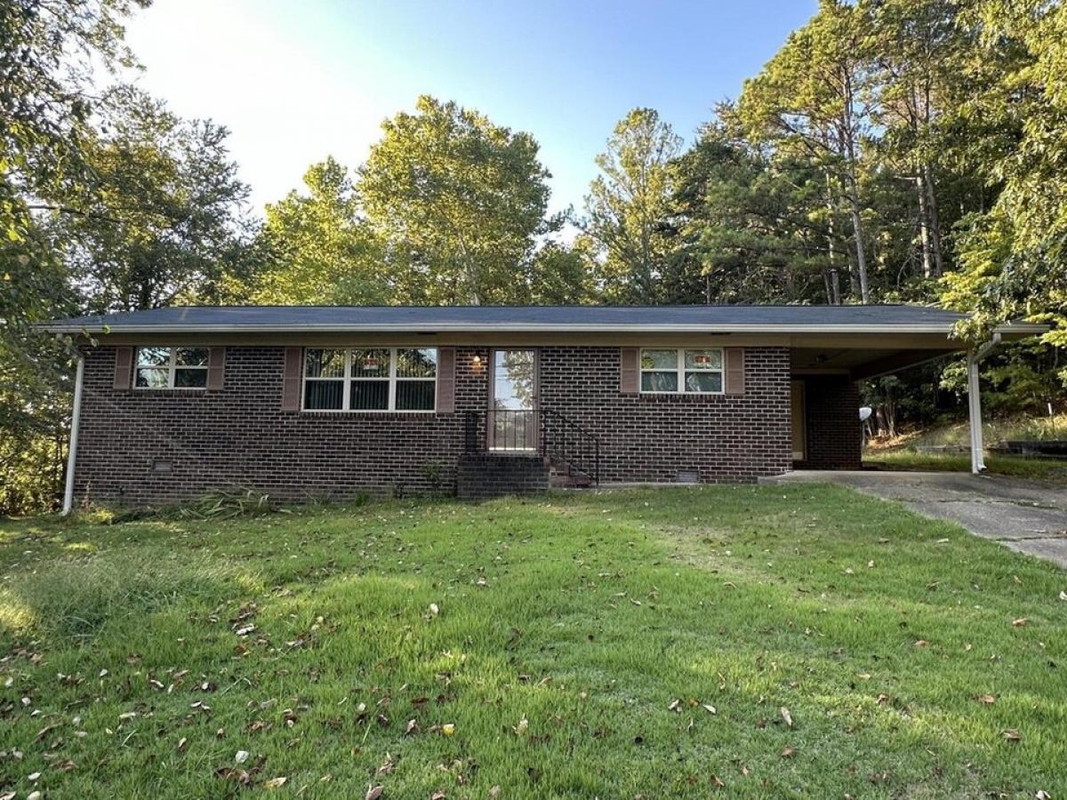 Picture of Home For Sale in Summerville, Georgia, United States