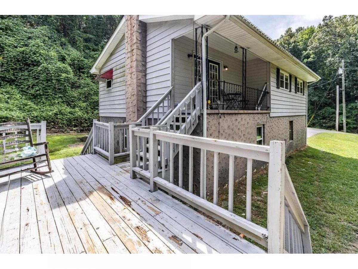 Picture of Home For Sale in Chickamauga, Georgia, United States