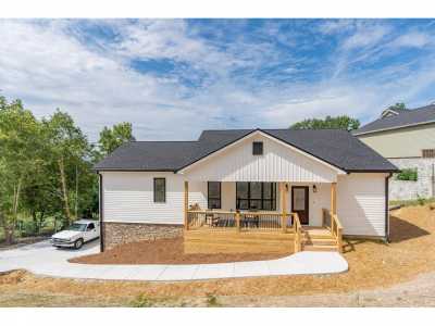 Home For Sale in Soddy Daisy, Tennessee