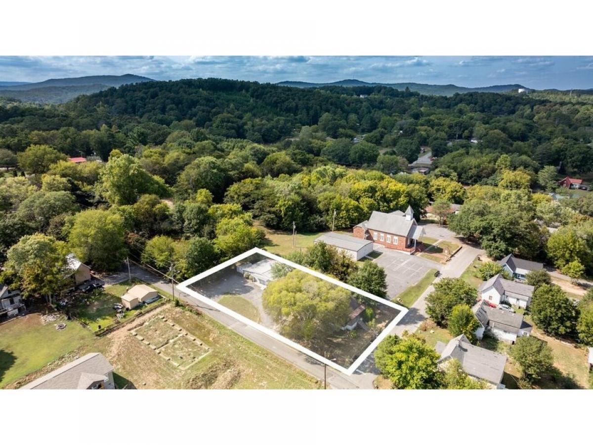 Picture of Home For Sale in Lafayette, Georgia, United States