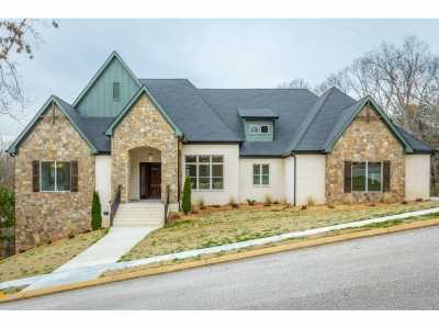 Home For Sale in Hixson, Tennessee