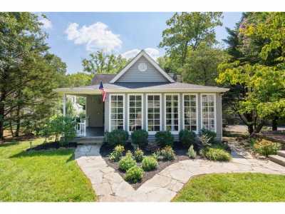 Home For Sale in Lookout Mountain, Tennessee