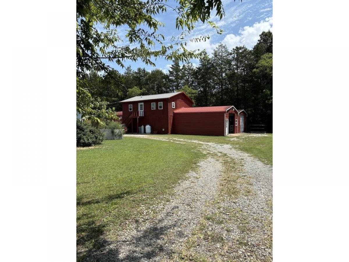 Picture of Home For Sale in Chickamauga, Georgia, United States