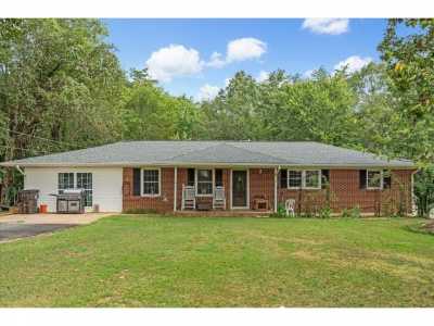 Home For Sale in Hollywood, Alabama