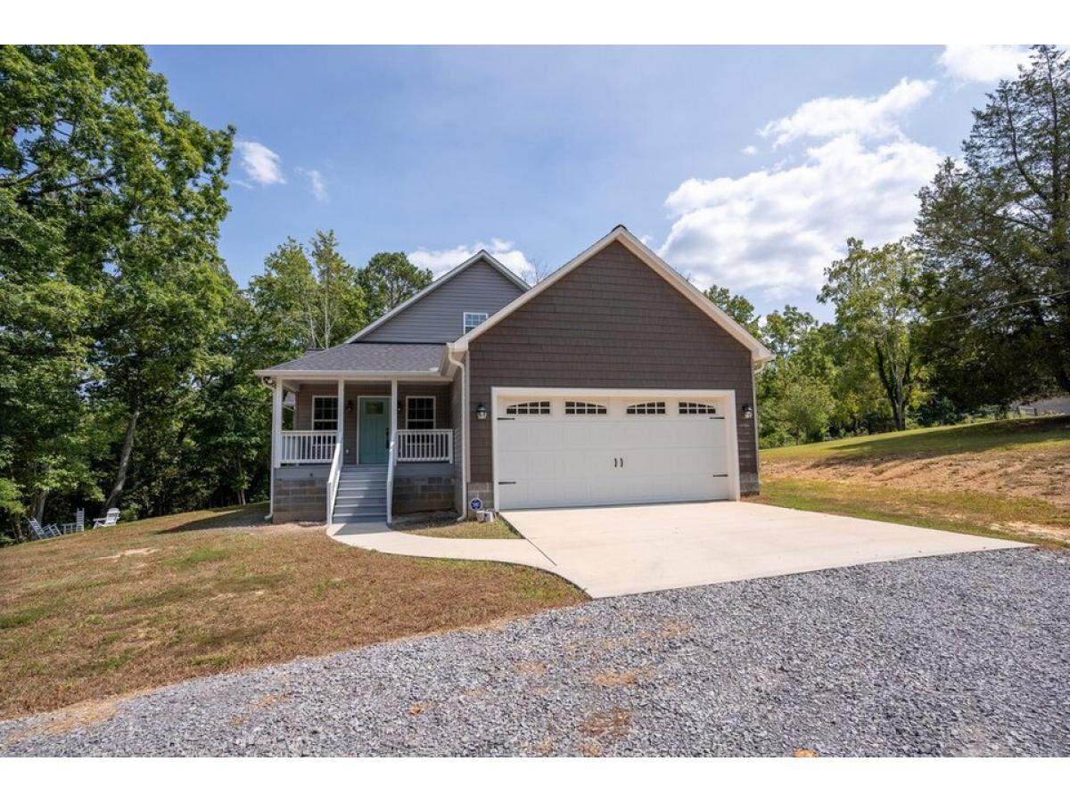 Picture of Home For Sale in Trenton, Georgia, United States