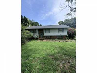 Home For Sale in Decatur, Tennessee