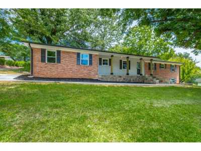 Home For Sale in South Pittsburg, Tennessee