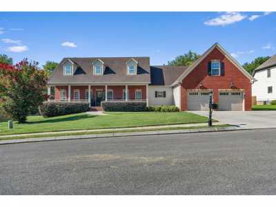 Home For Sale in Apison, Tennessee