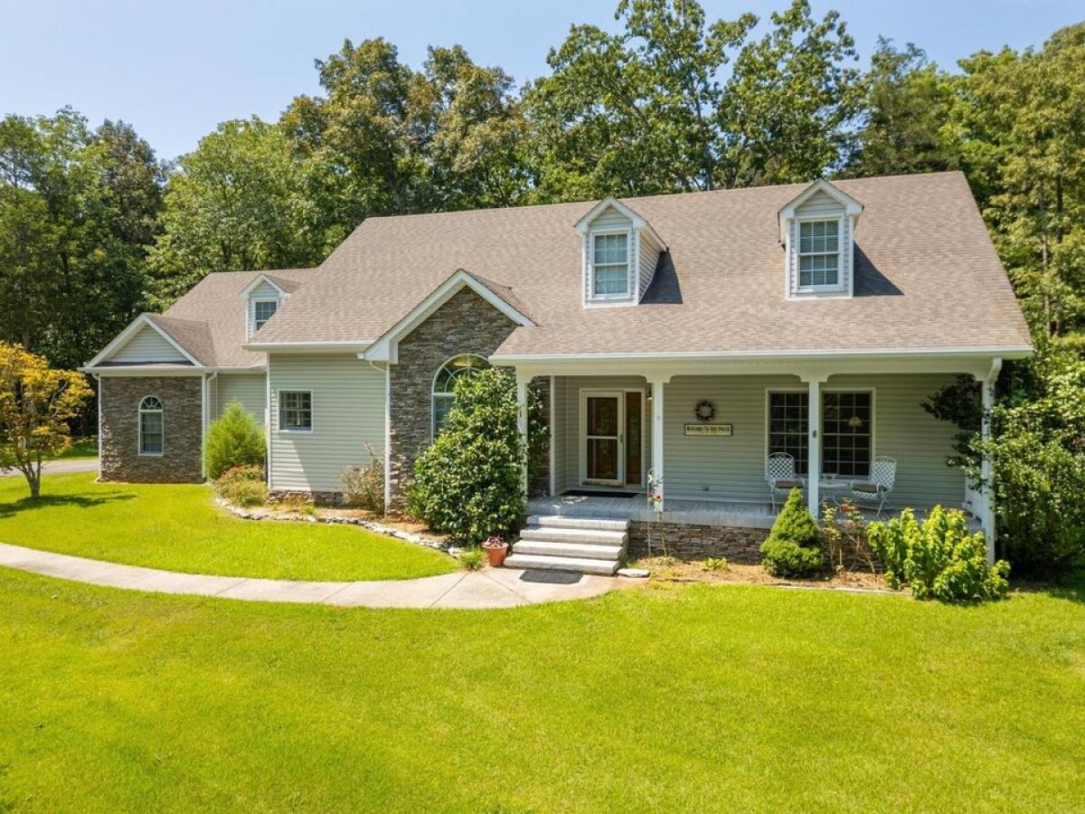 Picture of Home For Sale in Rising Fawn, Georgia, United States