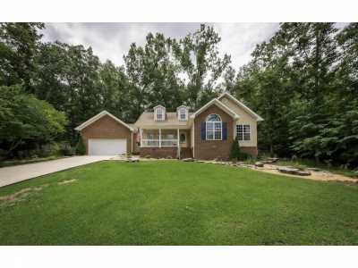 Home For Sale in Fort Payne, Alabama