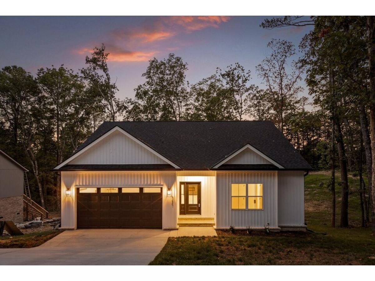 Picture of Home For Sale in Rock Spring, Georgia, United States