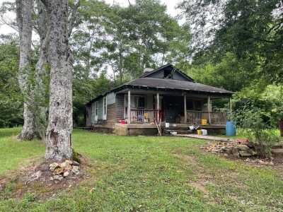 Home For Sale in Trenton, Georgia