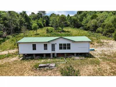 Home For Sale in Decatur, Tennessee