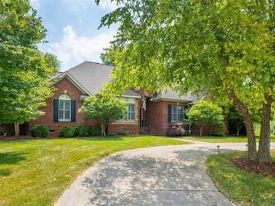 Home For Sale in Apison, Tennessee