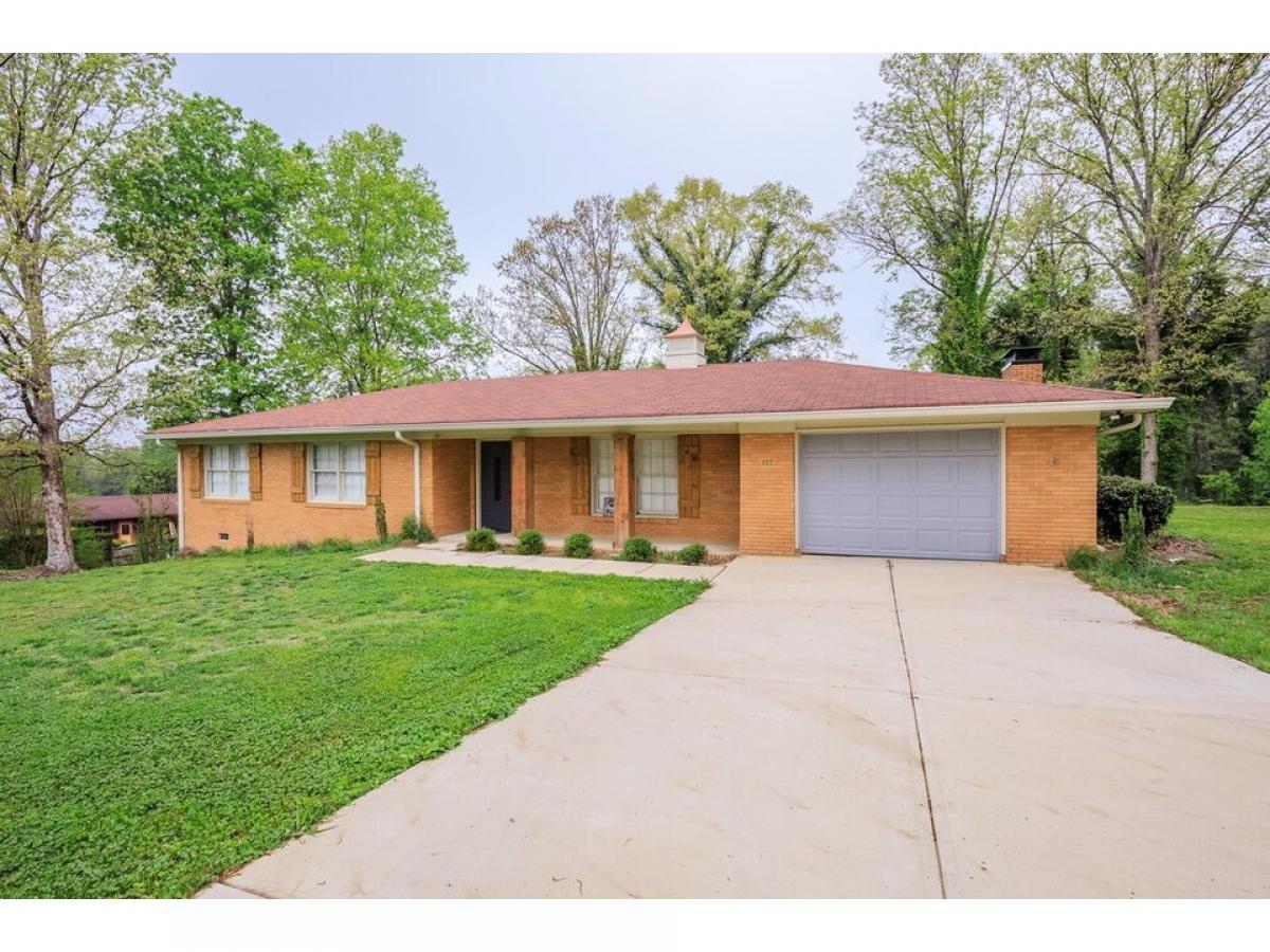 Picture of Home For Sale in Summerville, Georgia, United States