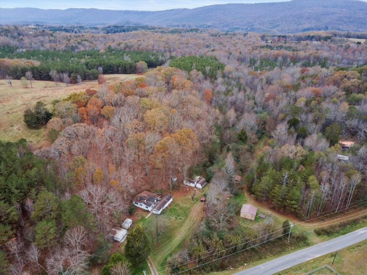 Picture of Home For Sale in Chickamauga, Georgia, United States