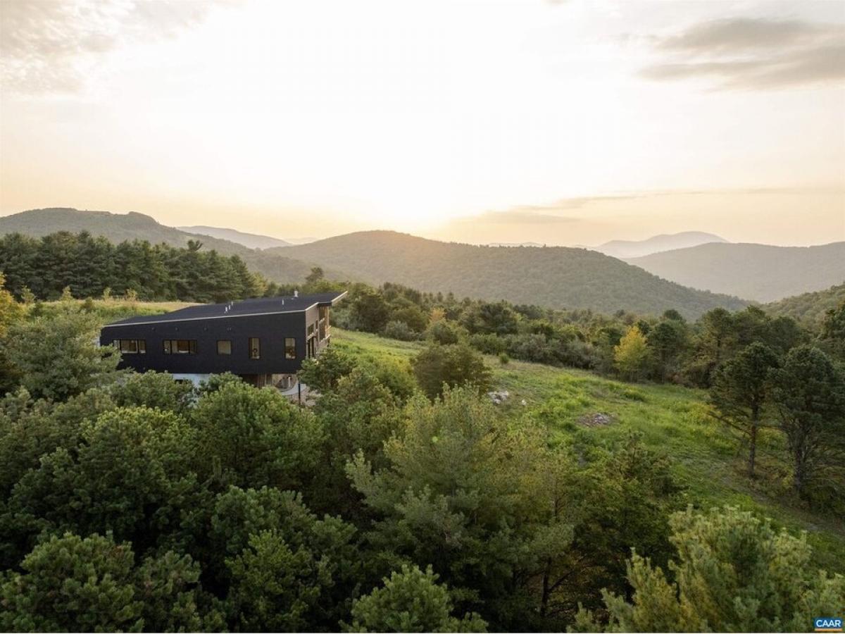 Picture of Home For Sale in Vesuvius, Virginia, United States