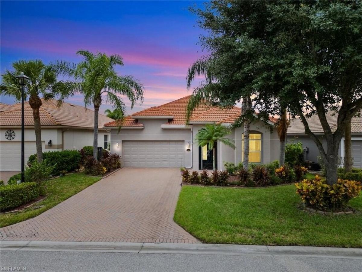 Picture of Home For Sale in Estero, Florida, United States