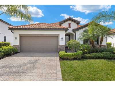 Home For Sale in Fort Myers, Florida