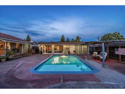 Home For Sale in Cloverdale, California