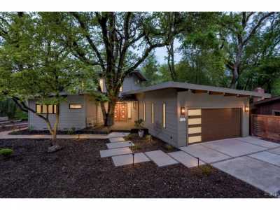 Home For Sale in Glen Ellen, California