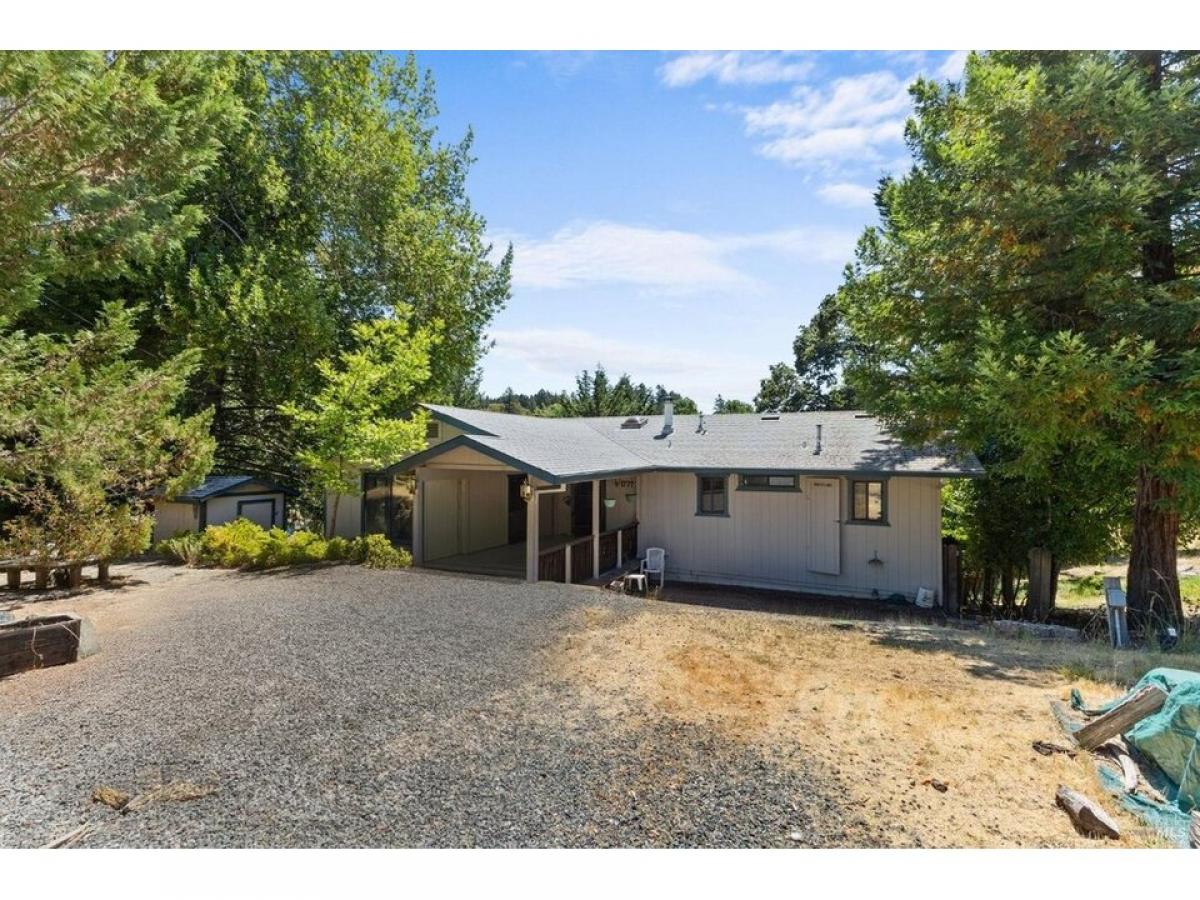 Picture of Home For Sale in Willits, California, United States