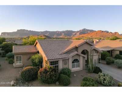 Home For Sale in Gold Canyon, Arizona