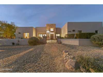 Home For Sale in Gold Canyon, Arizona