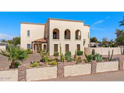 Home For Sale in Phoenix, Arizona