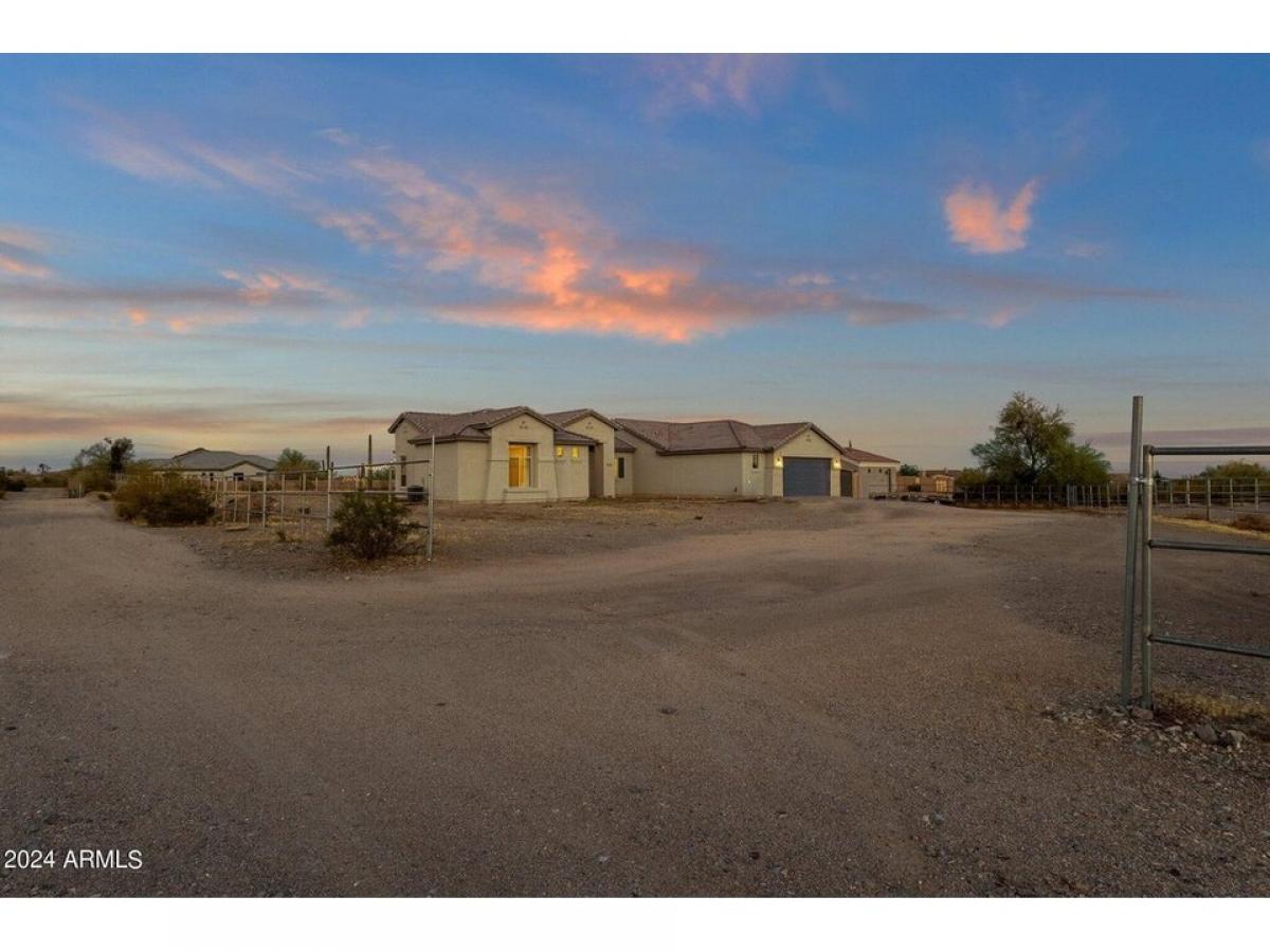 Picture of Home For Sale in Surprise, Arizona, United States