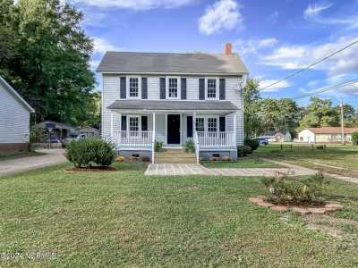 Home For Sale in Elizabeth City, North Carolina