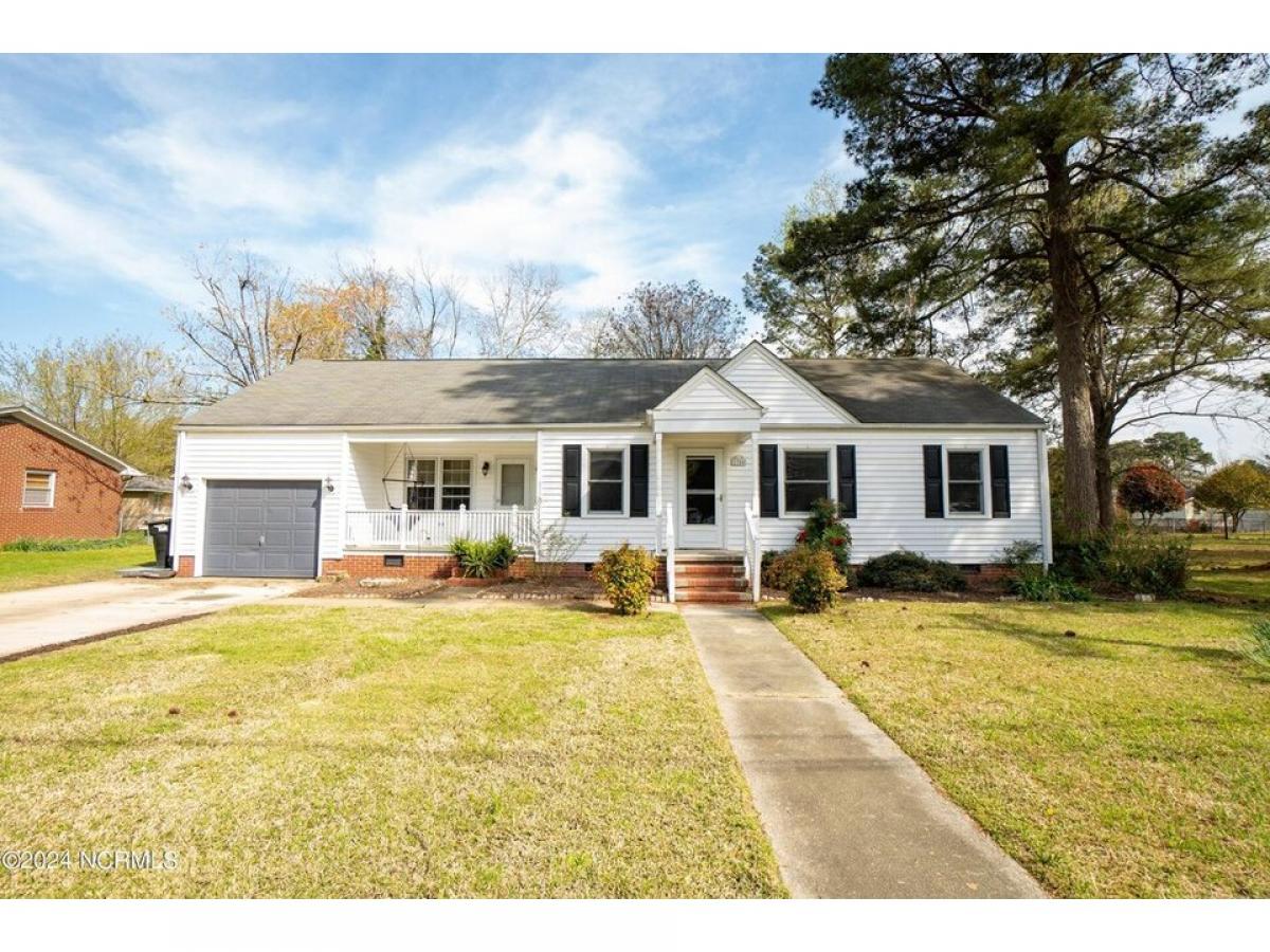 Picture of Home For Sale in Elizabeth City, North Carolina, United States