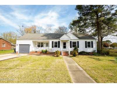 Home For Sale in Elizabeth City, North Carolina