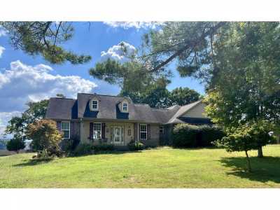 Home For Sale in Kodak, Tennessee