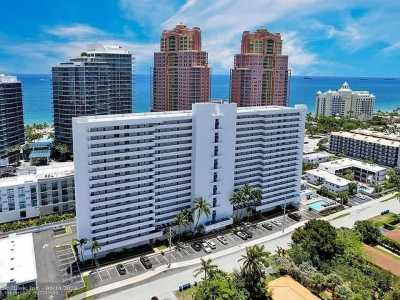 Condo For Sale in Fort Lauderdale, Florida