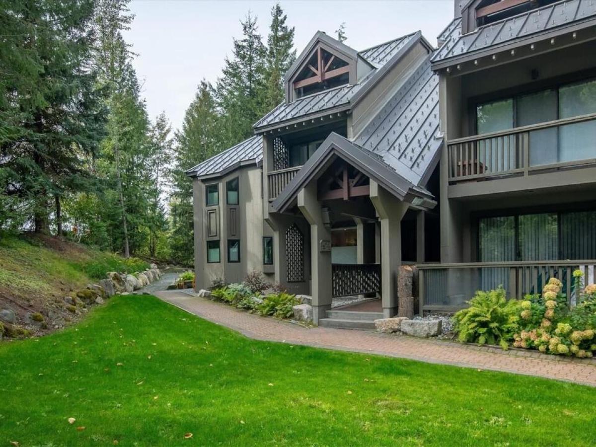 Picture of Home For Sale in Whistler, British Columbia, Canada