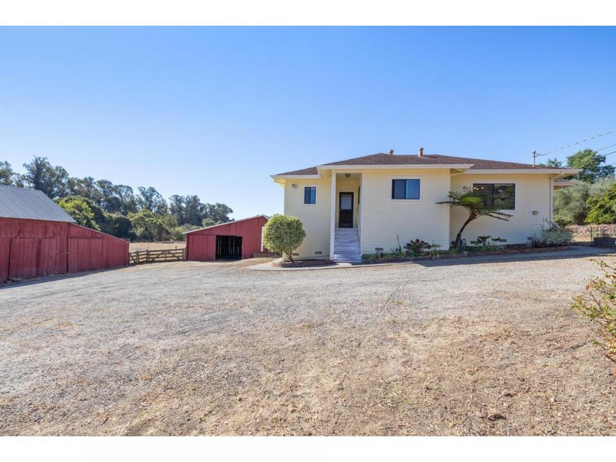 Picture of Home For Sale in Petaluma, California, United States