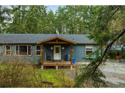 Home For Sale in Shawnigan Lake, Canada