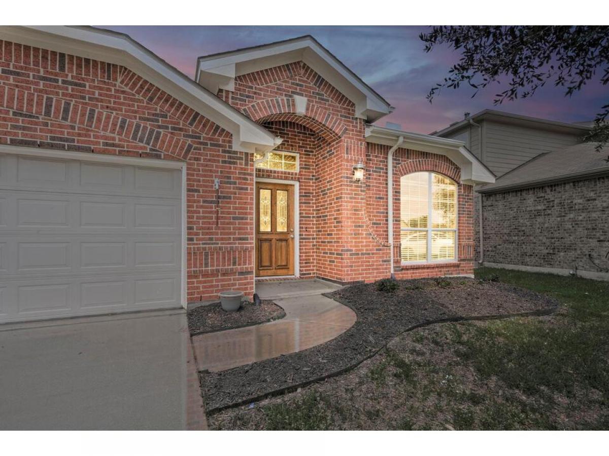 Picture of Home For Sale in Tomball, Texas, United States