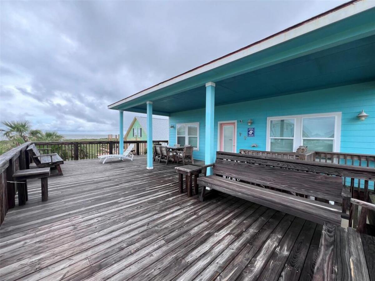 Picture of Home For Sale in Freeport, Texas, United States