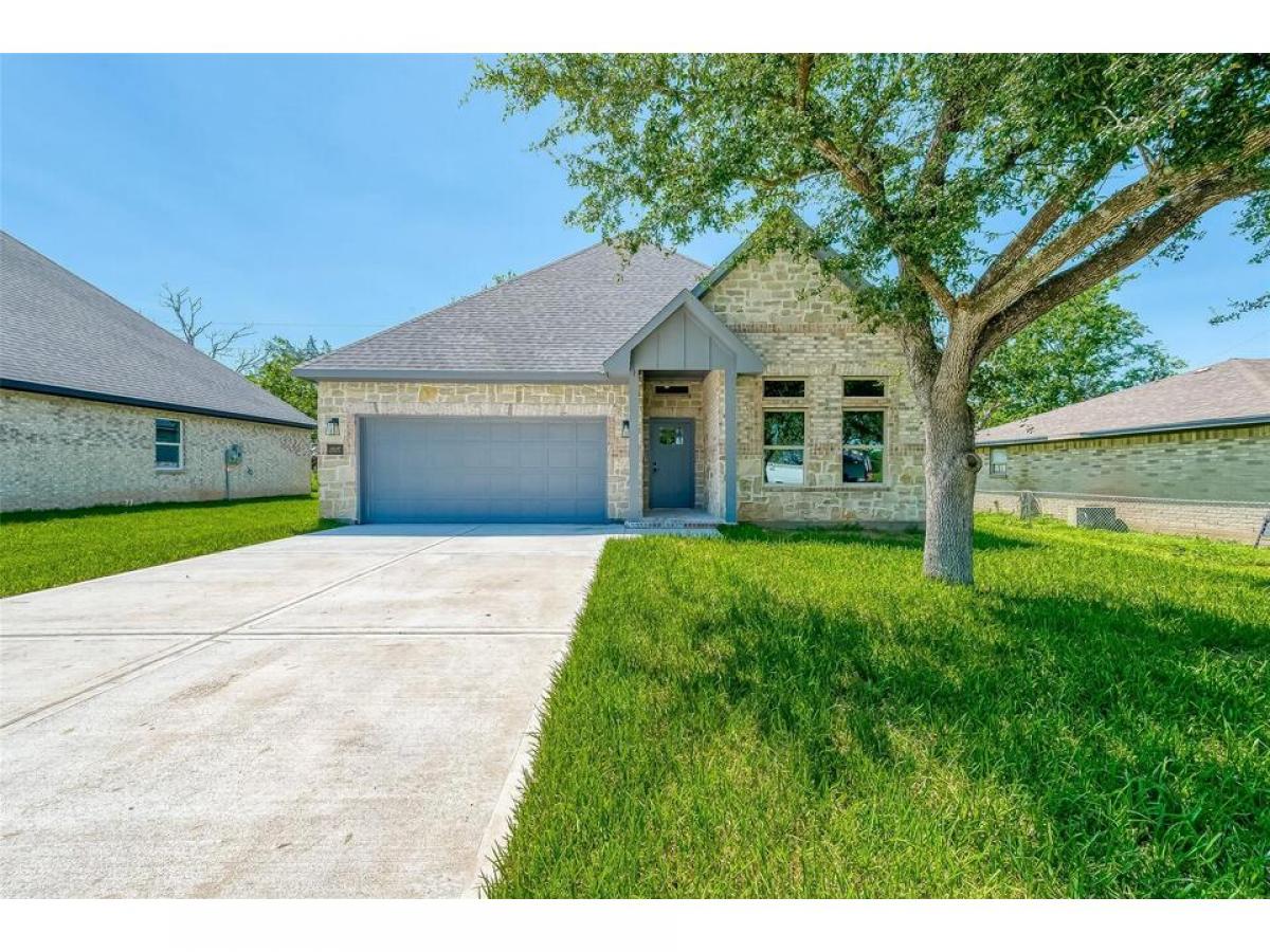 Picture of Home For Sale in Needville, Texas, United States