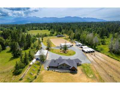 Home For Sale in Qualicum Beach, Canada