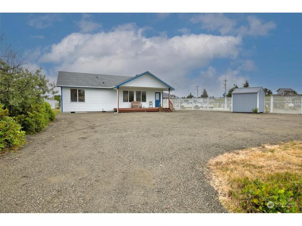 Picture of Home For Sale in Ocean Shores, Washington, United States