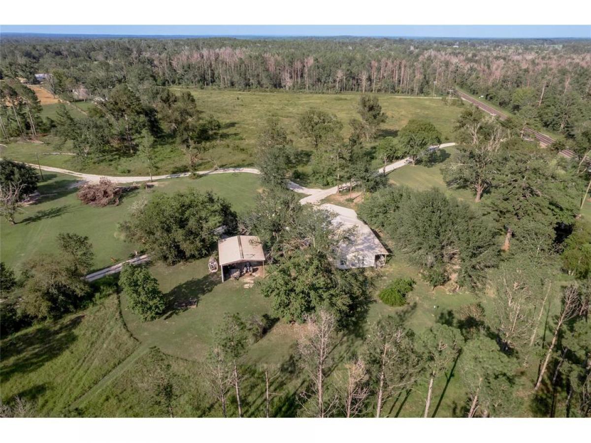 Picture of Home For Sale in Apple Springs, Texas, United States