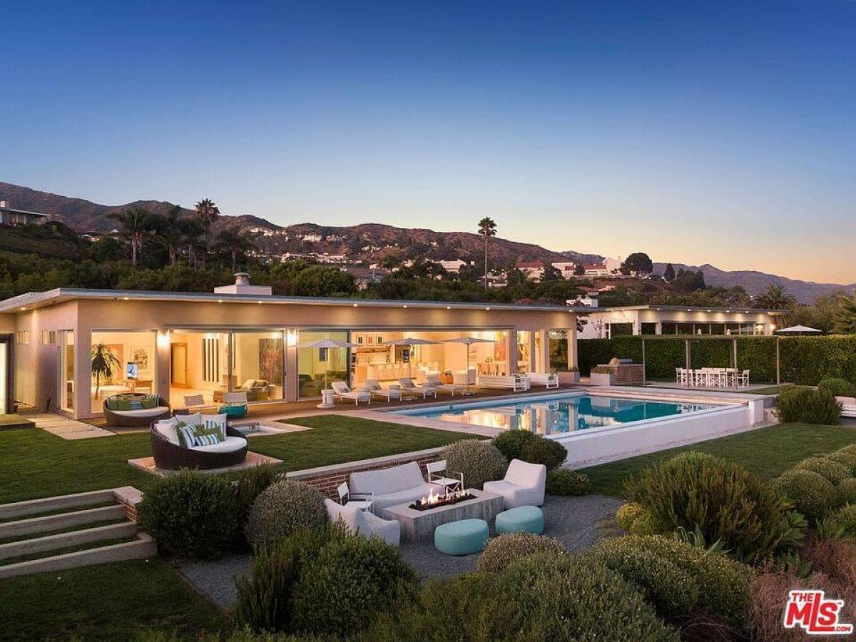 Picture of Home For Sale in Malibu, California, United States