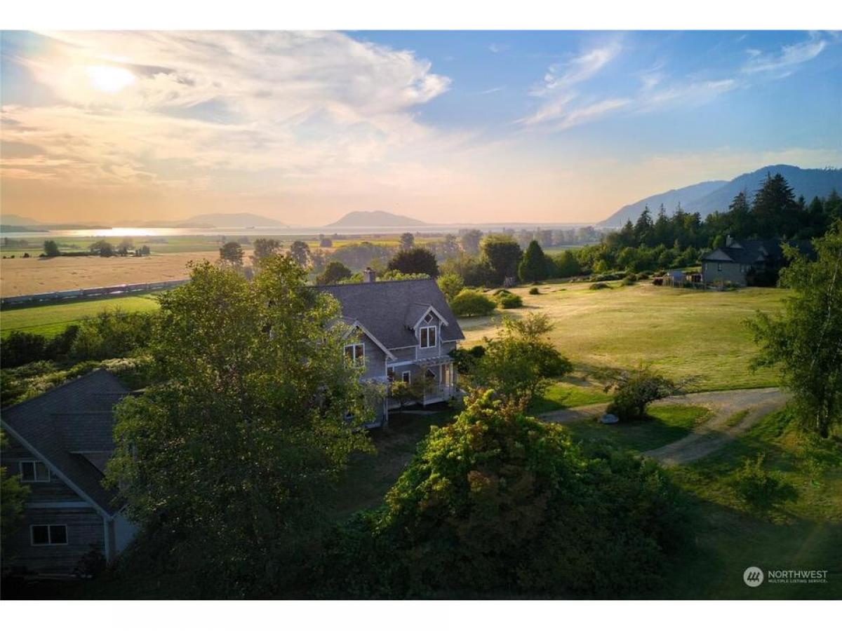 Picture of Home For Sale in Bow, Washington, United States