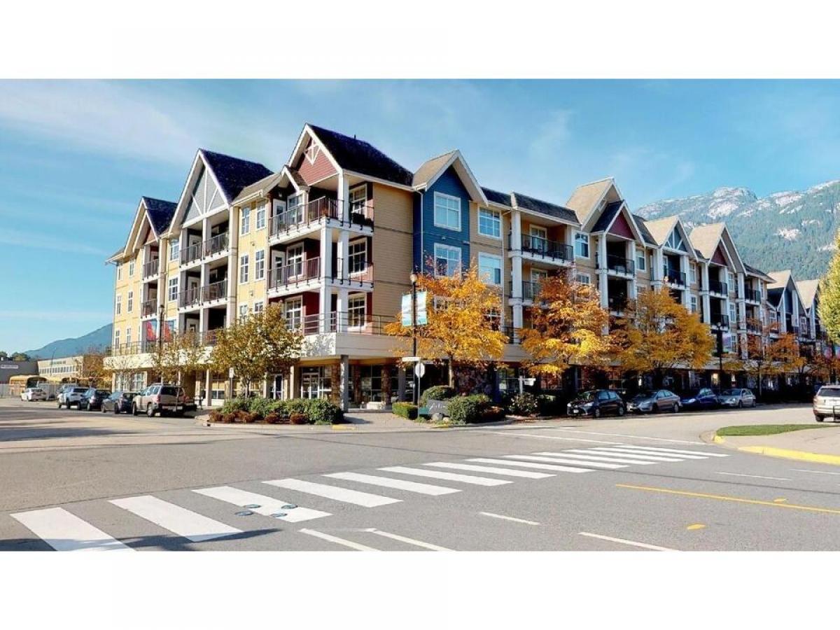 Picture of Condo For Sale in Squamish, British Columbia, Canada