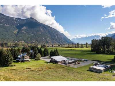 Home For Sale in Pemberton, Canada